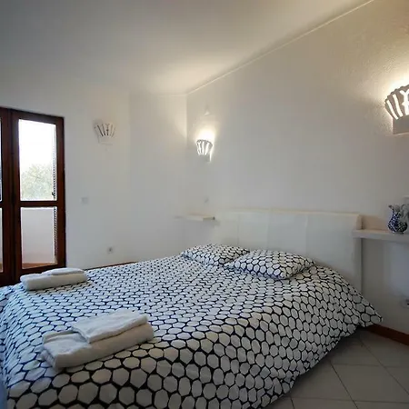- Apartamento 