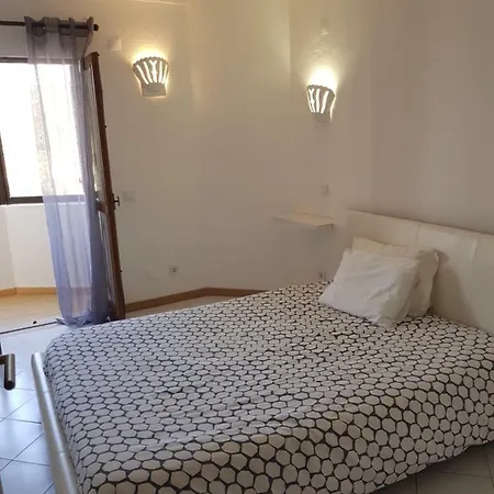 - Apartamento 