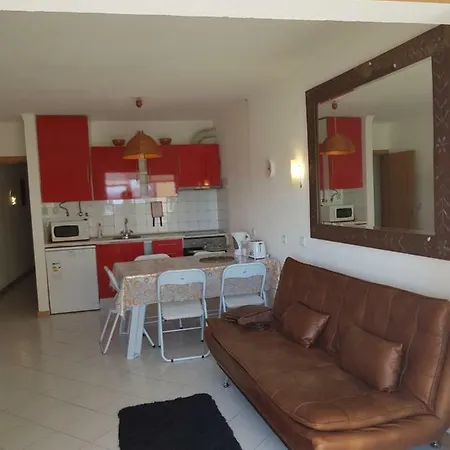 - Apartamento 